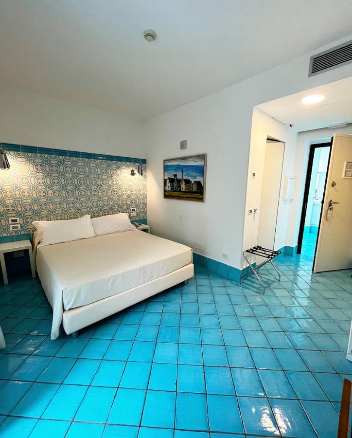 Ganimede Hotel Sperlonga Exteriör bild