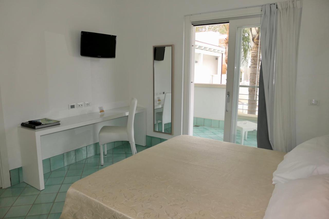 Ganimede Hotel Sperlonga Exteriör bild