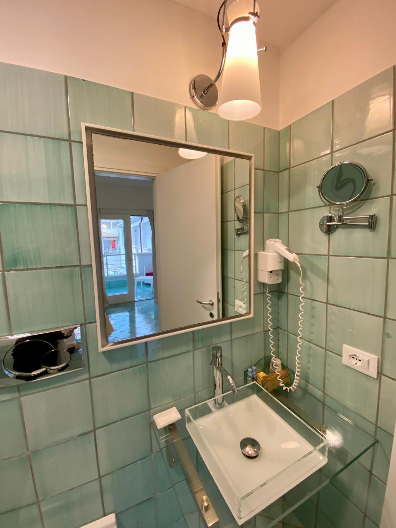 Ganimede Hotel Sperlonga Rum bild