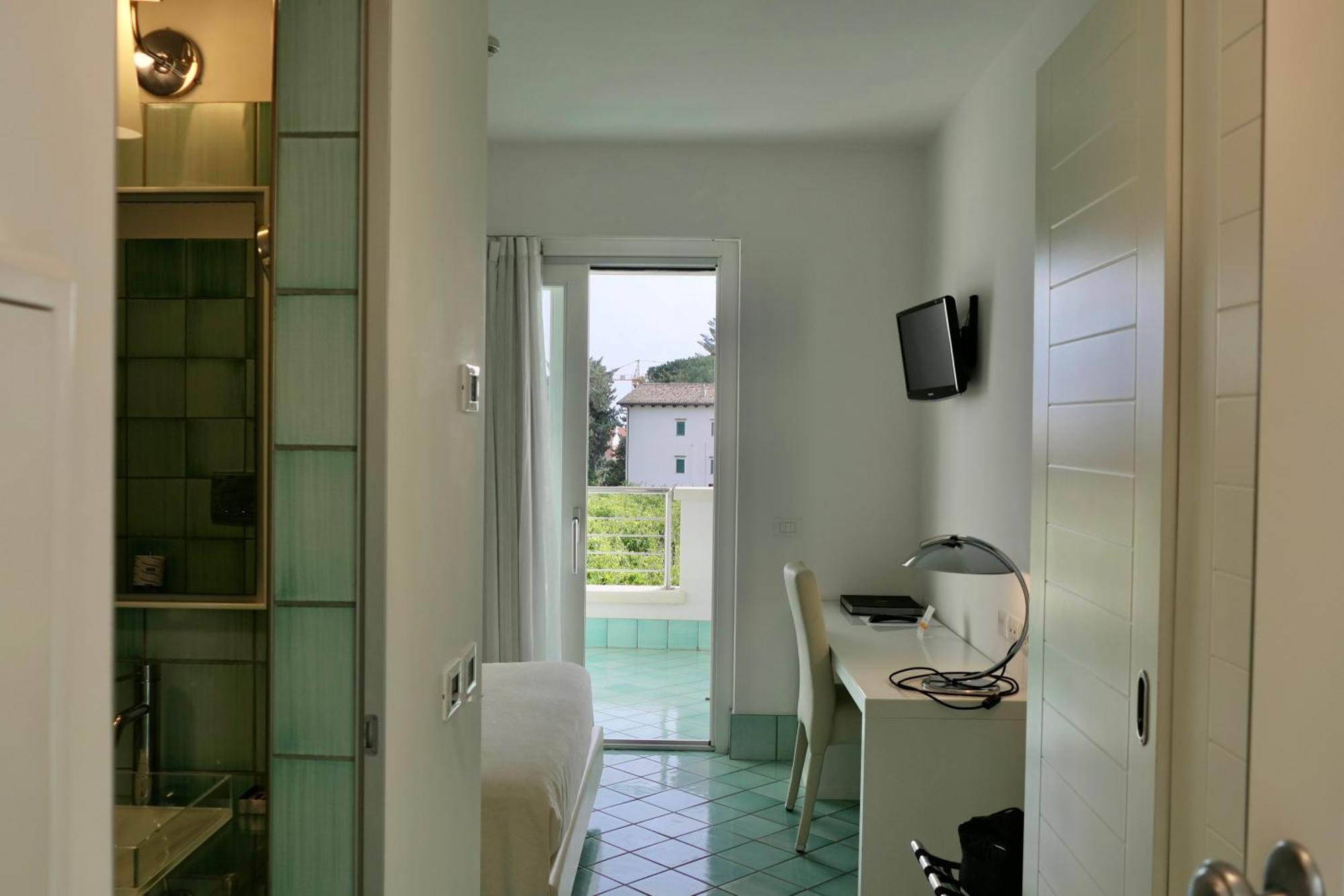 Ganimede Hotel Sperlonga Rum bild